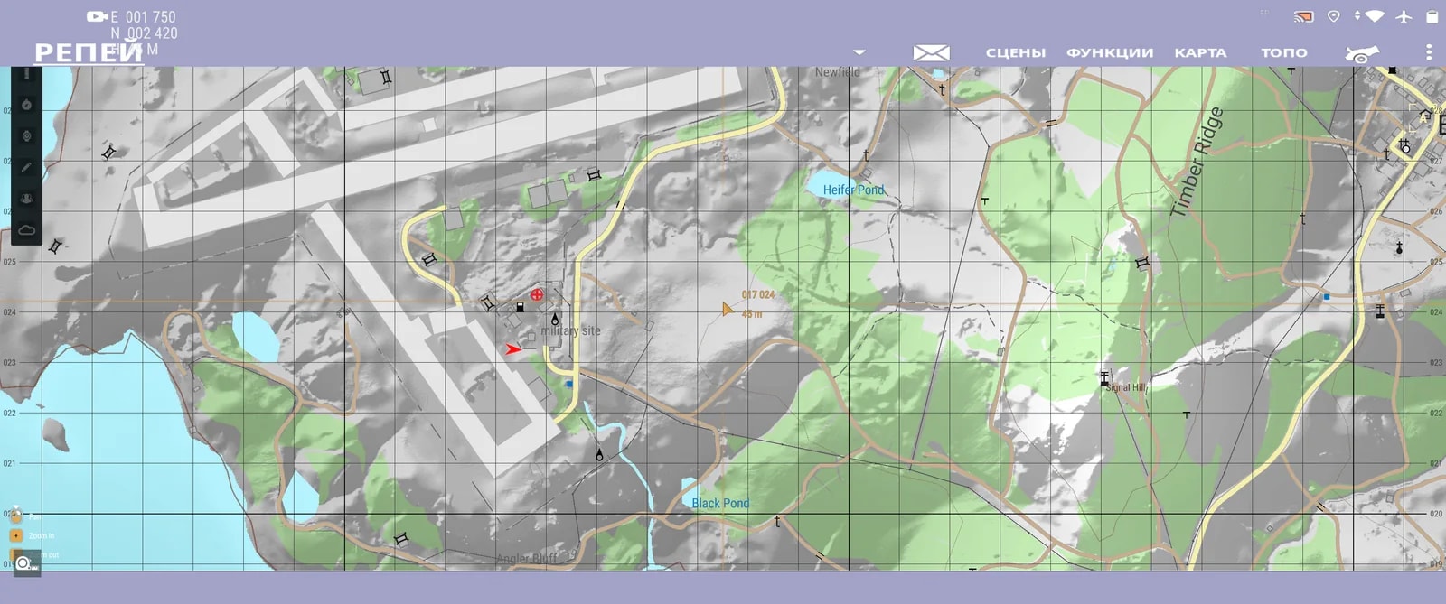 Mapa em tela cheia do RepEy, com a mesma área e a mesma seta vermelha do jogador, mas com a faixa superior e inferior lilás, o nome "РЕПЕЙ" e os menus em russo